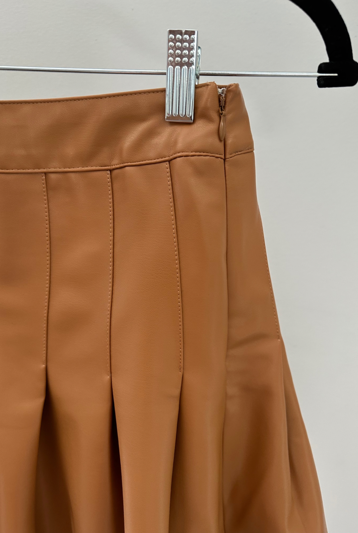 Caramelo Pleated Skirt
